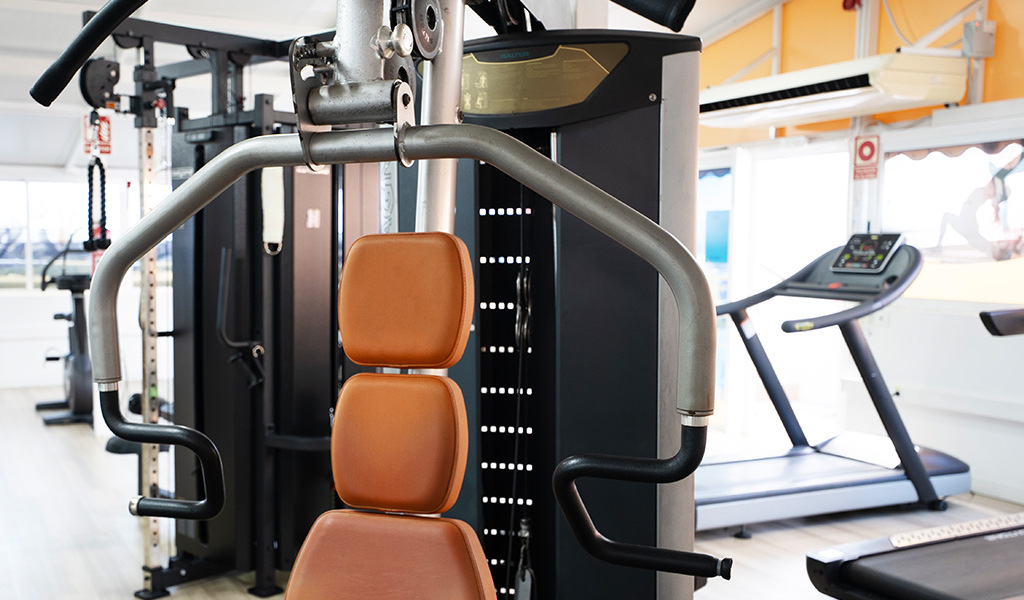 Fitnessraum mit Geräten in Santa Cruz de Tenerife.