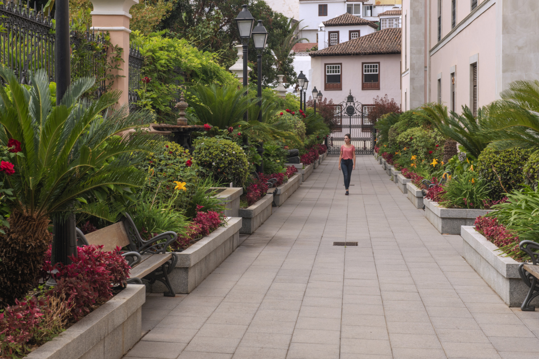 Gartenpfad mit Wanderung in La Laguna, Teneriffa.