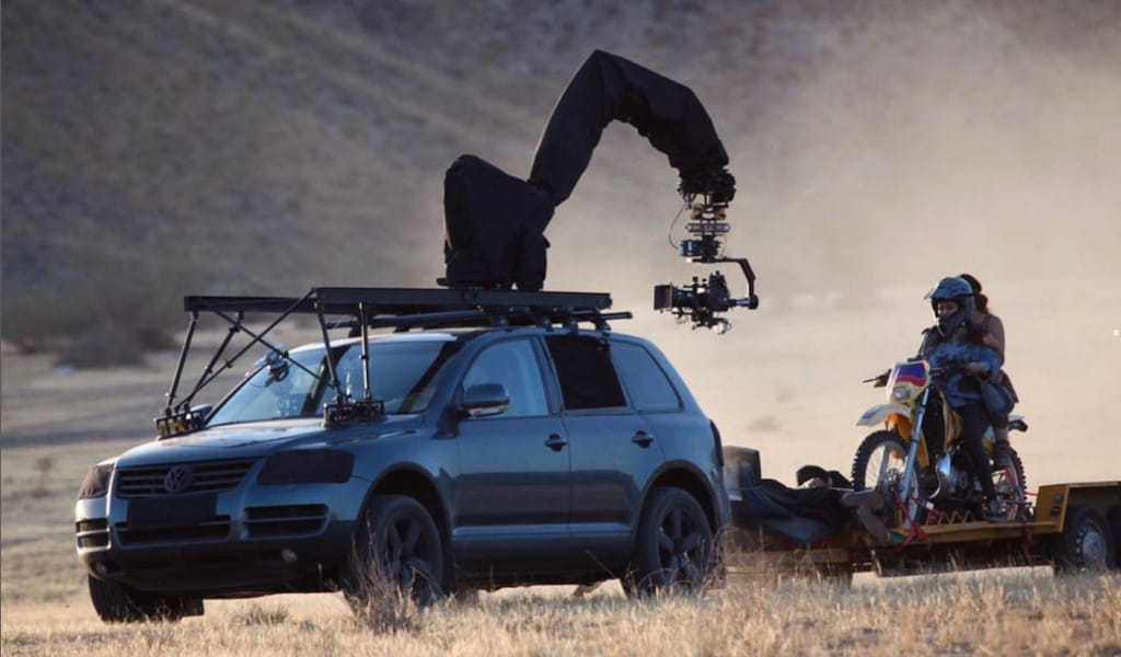 Auto mit Kamera montiertes Motorrad filmt auf Teneriffa.