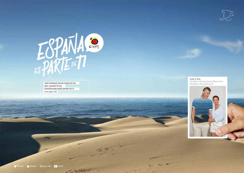 Ein Poster mit Dünen vor dem Meer und Spanien ist ein Teil von dir mit ein paar im Überdruck.