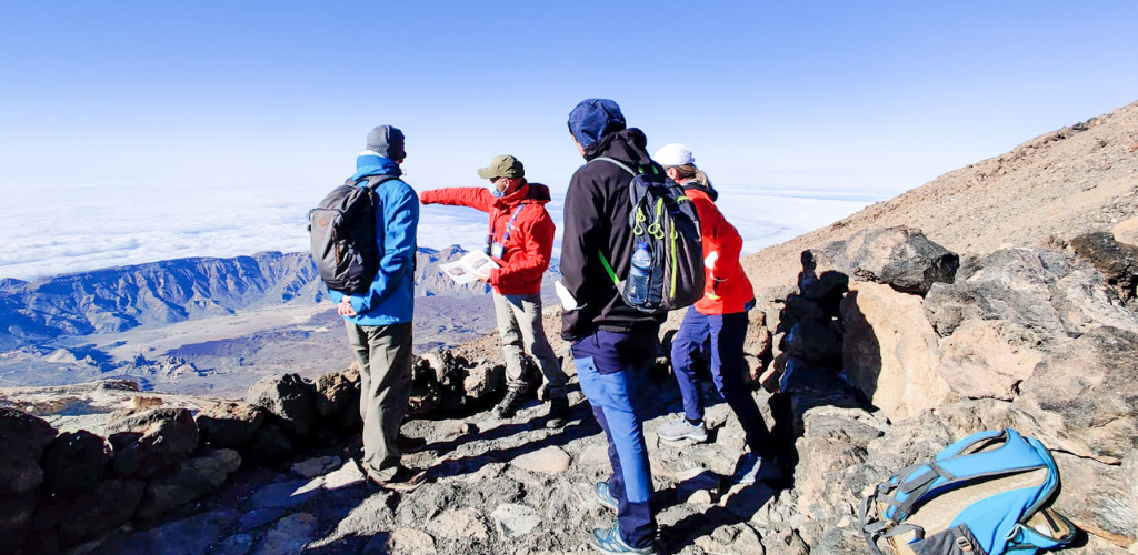 Gruppentour auf dem Gipfel des Monte Teide, Teneriffa, mit Panoramablick.