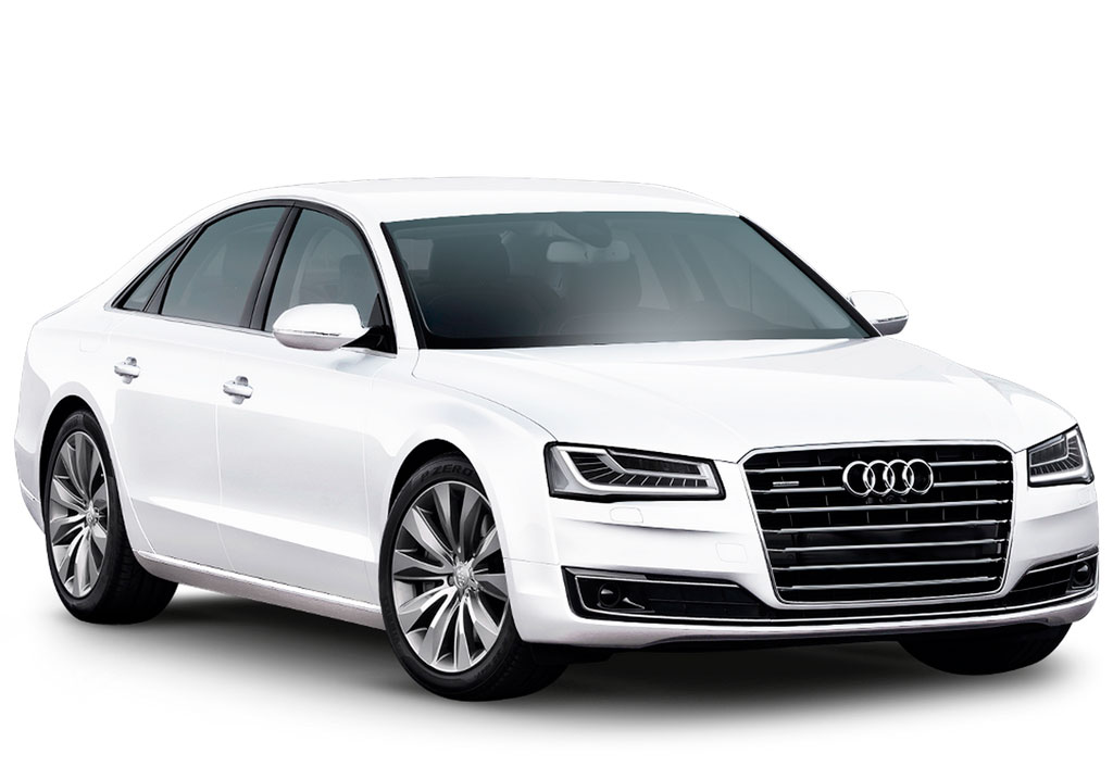 Weißer Audi A8 Limousine in Santa Cruz de Tenerife geparkt.