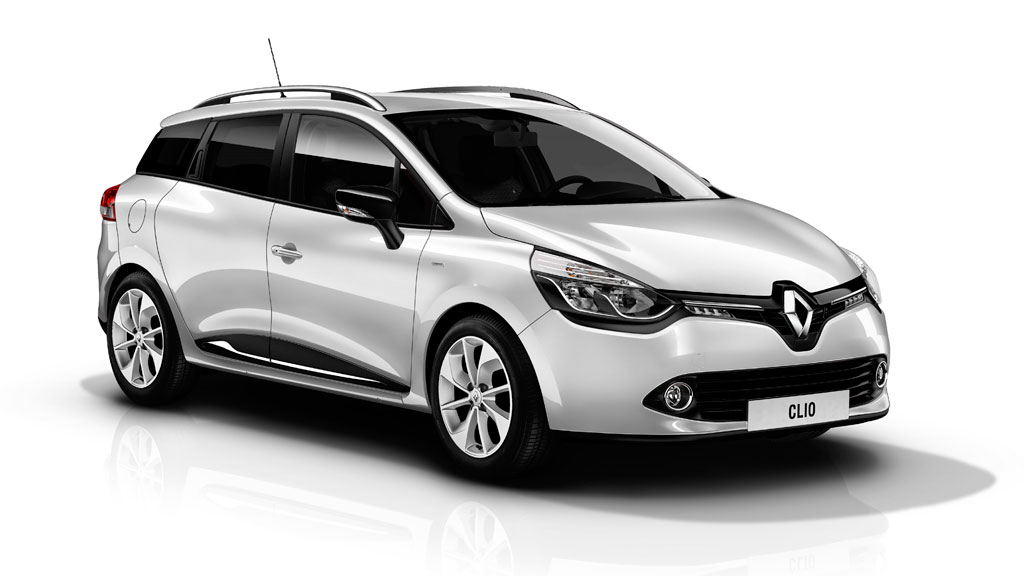 Silberner Renault Clio auf weißem Grund auf Teneriffa geparkt.