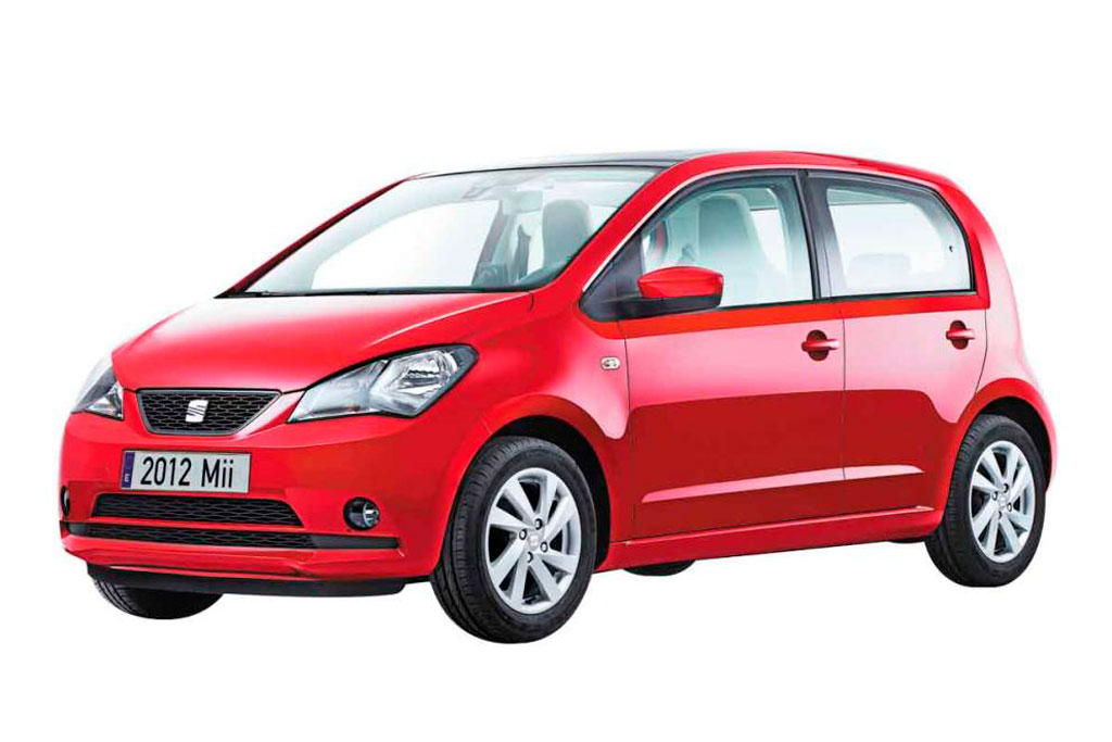 Roter SEAT Mii 2012 Auto auf Teneriffa geparkt.