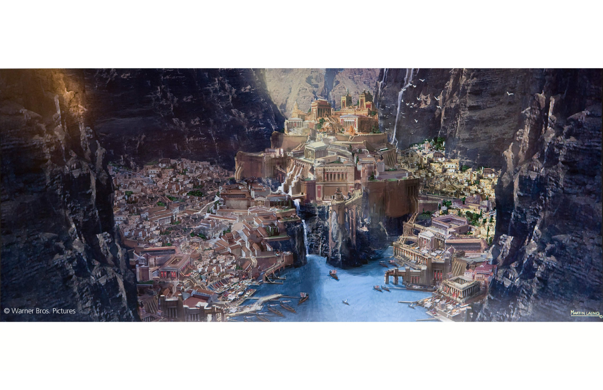Fantastische Stadt mit klassischer Architektur zwischen Bergen und Fluss auf Teneriffa.