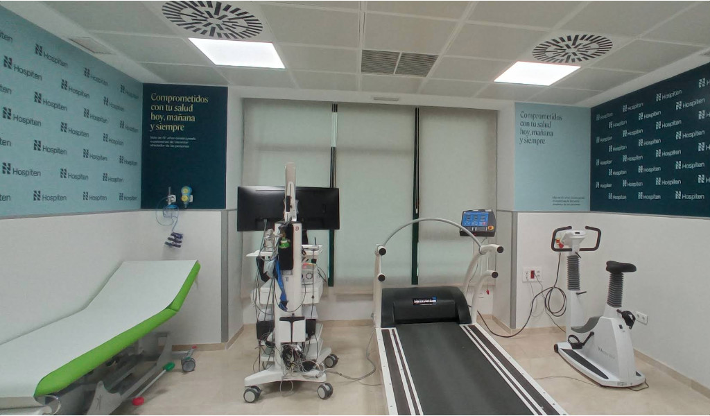 medizinische Geräte auf Krankenhausstationen auf Teneriffa; Text: Verpflichtet zu deiner Gesundheit heute, morgen und immer.