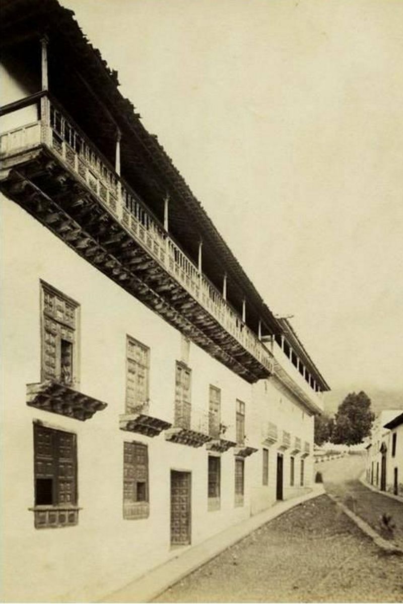 Casa de los Balcones-fachada3